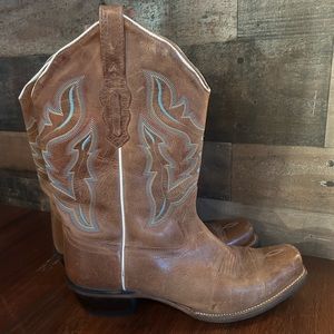 Old West Women's Embroidered Western Fashion Boots - Square Toe